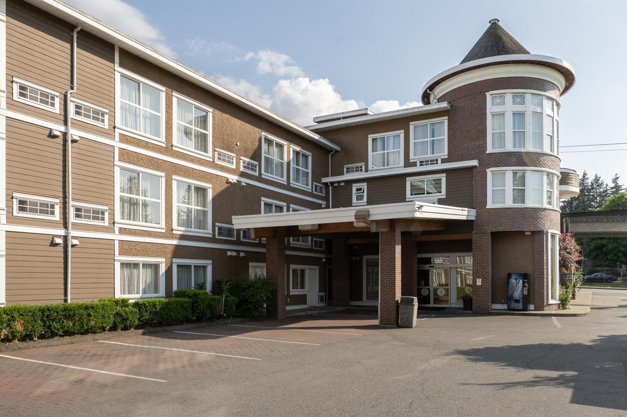 Days Inn By Wyndham Surrey Exteriér fotografie