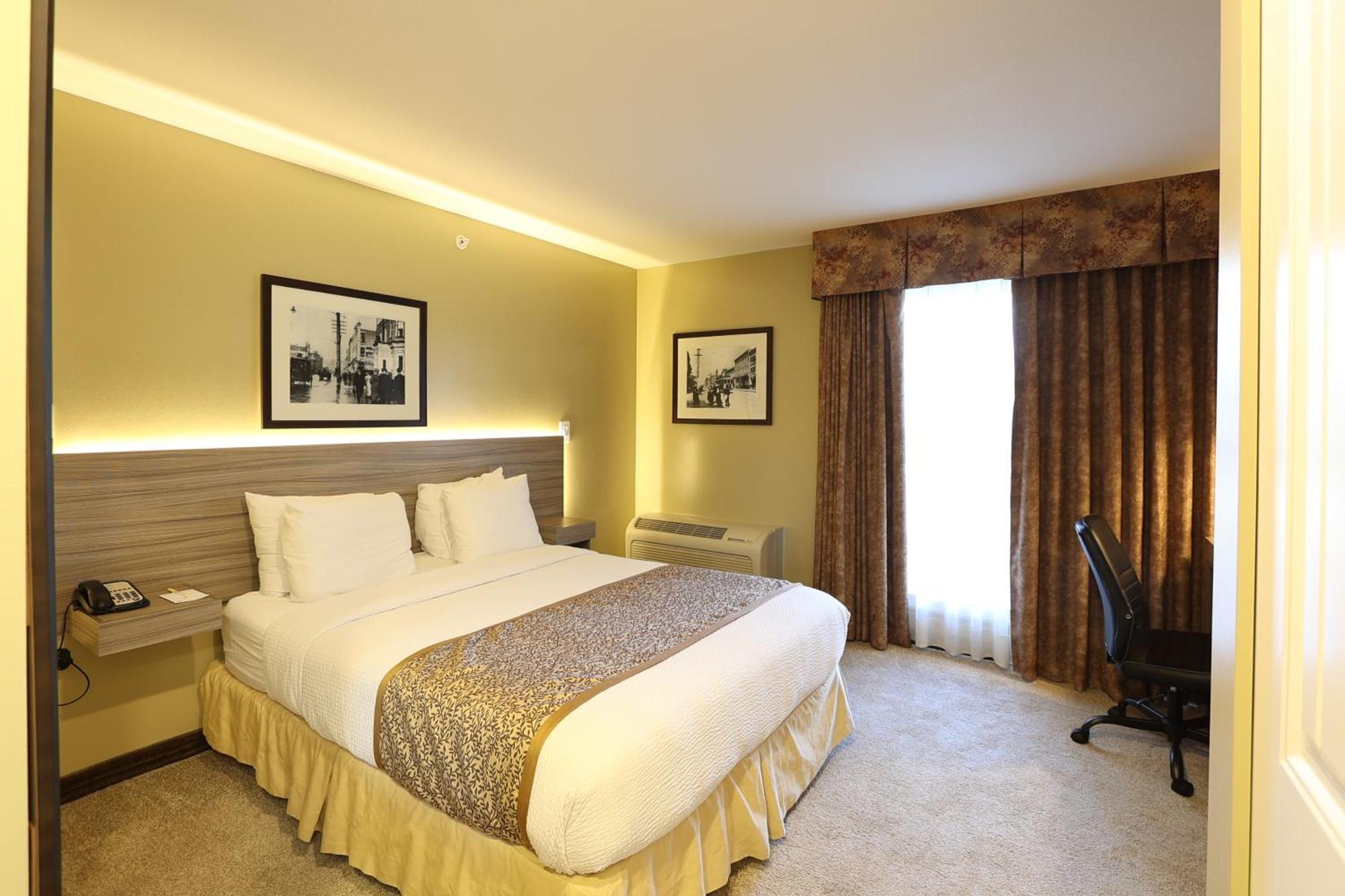 Days Inn By Wyndham Surrey Exteriér fotografie