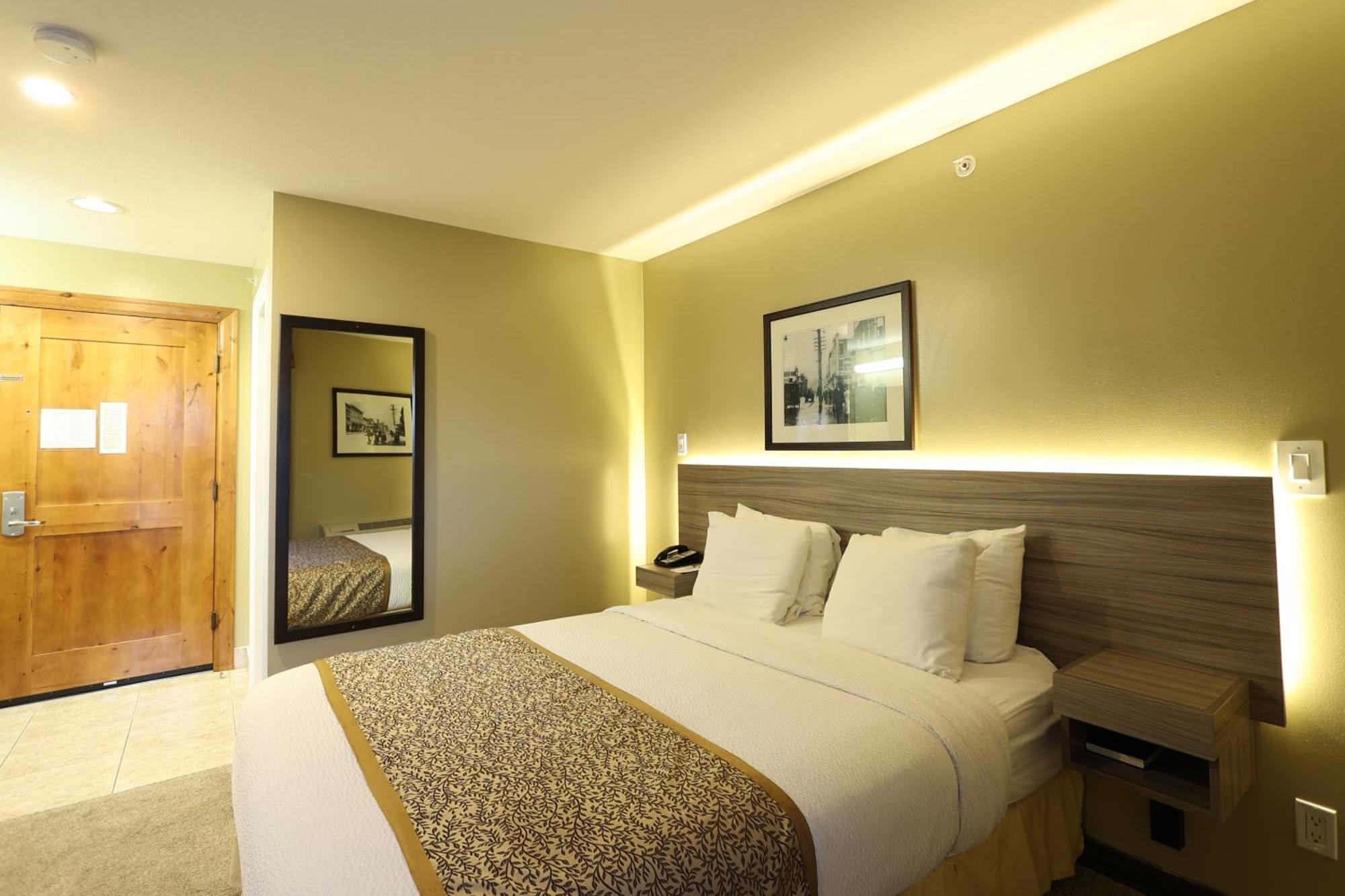 Days Inn By Wyndham Surrey Exteriér fotografie