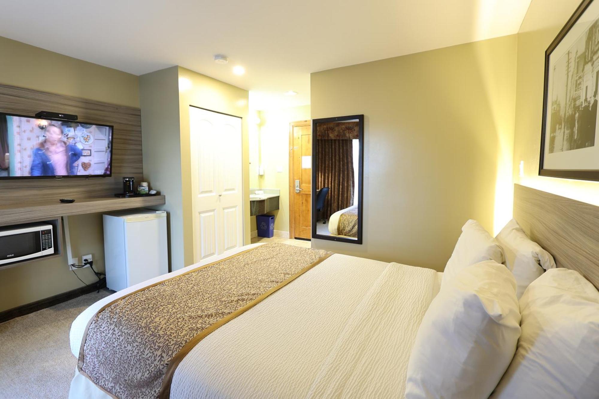 Days Inn By Wyndham Surrey Exteriér fotografie
