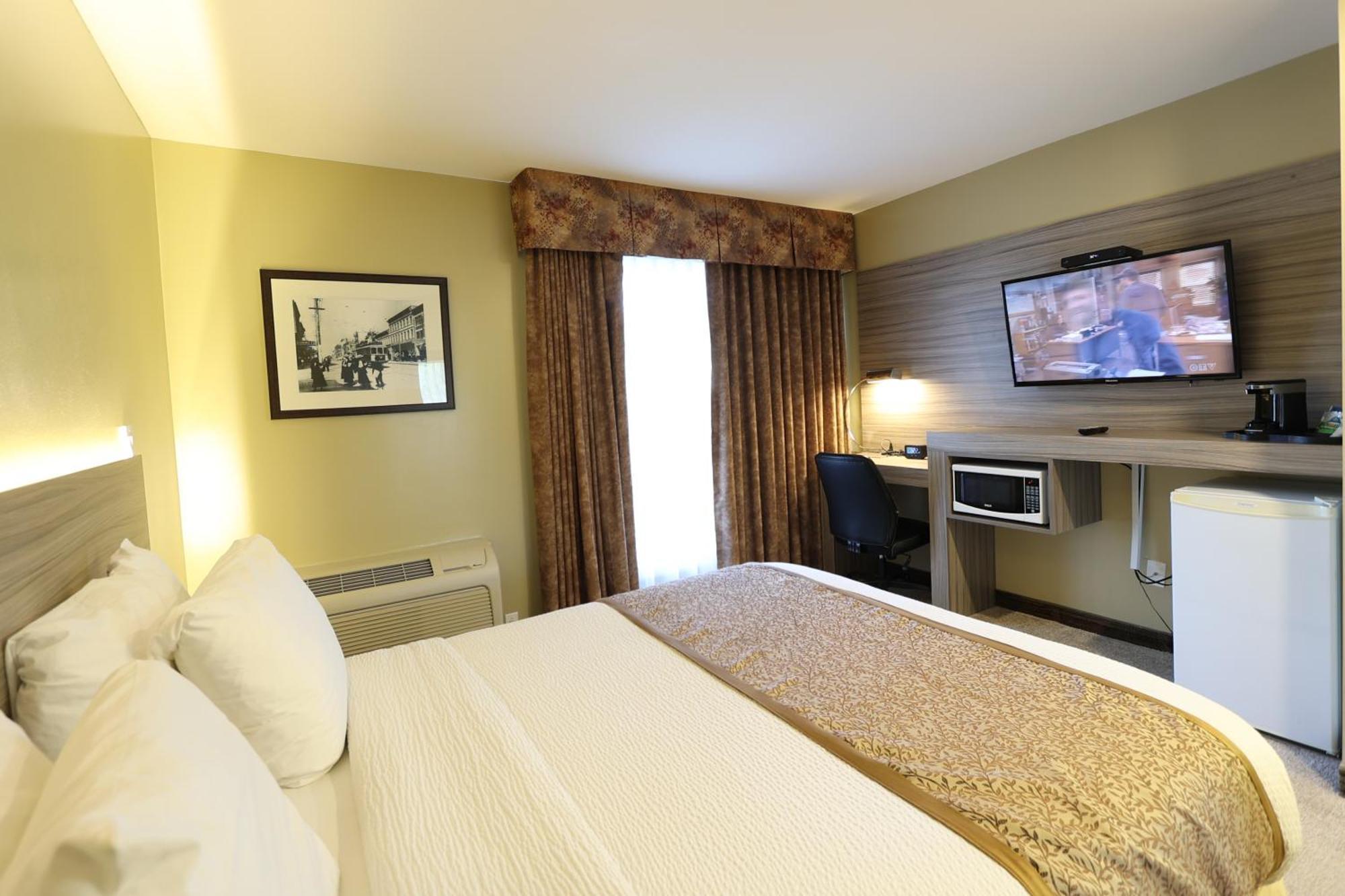 Days Inn By Wyndham Surrey Exteriér fotografie