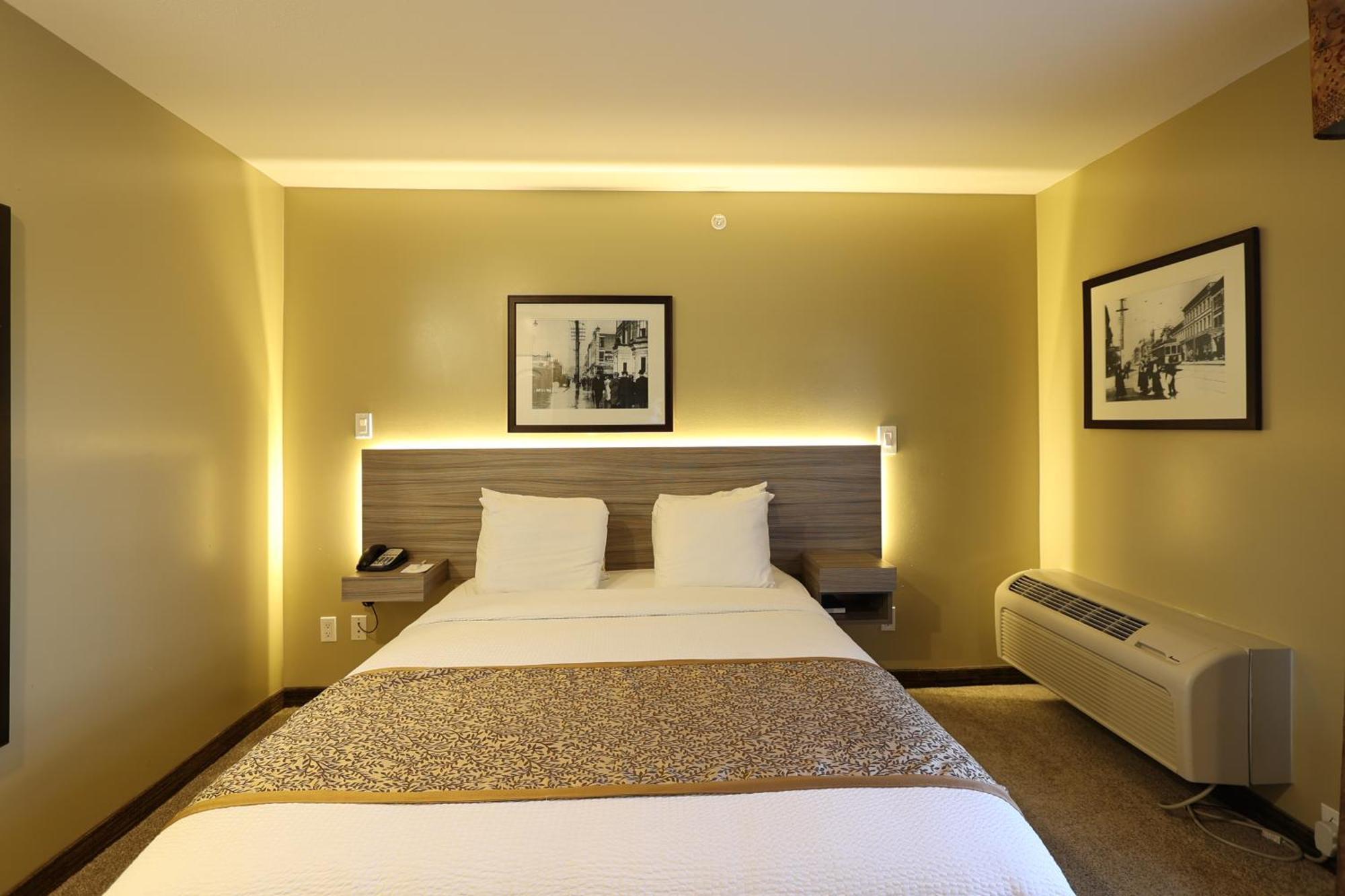 Days Inn By Wyndham Surrey Exteriér fotografie